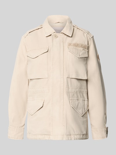 Produktfoto, Regular-Fit Damen Jacke aus Reine Baumwolle von khujo Modell 'Buni' mit Umlegekragen, Logo-Stitching, AufgesetzteTaschen, helle Farbe, glatte Textur.