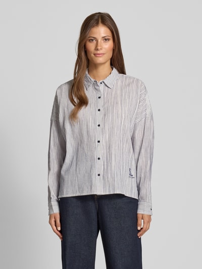 Mustang Oversized overhemdblouse met motiefstitching, model 'Ruby' Lichtblauw - 4