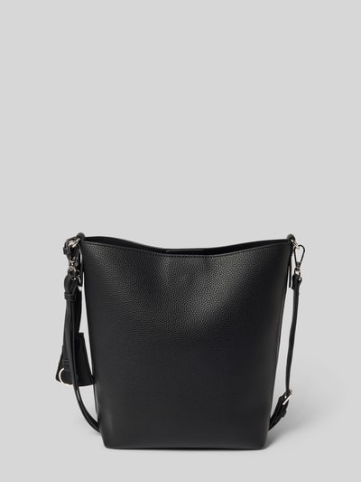 Productfoto, zwarte dames hobo tas met reliëflogo, hoofdvak met magneetsluiting, verstelbare schouderband, model 'LOHJA' van Seidenfelt, logohanger, ritsvak binnenin, breedte 30 cm, lengte 29 cm, diepte 13 cm, bandlengte 84 cm