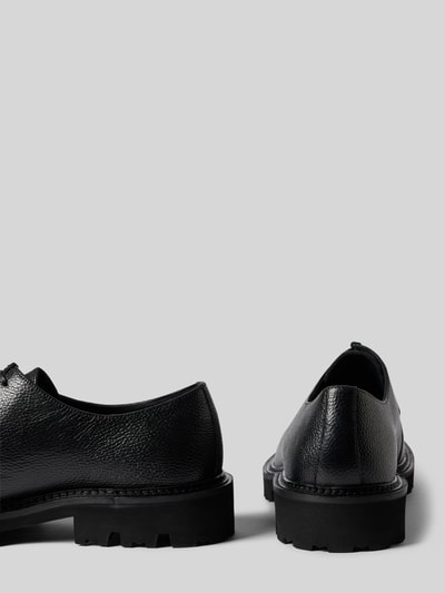 Produktfoto, schwarze Schnürschuhe aus Echtleder Modell 'Stefano' von DIGEL, abgerundete Passform, profilierte Sohle, strukturierte Leder-Optik, Absatzhöhe 4 cm, Schafthöhe 7 cm, Schaftweite 12 cm.