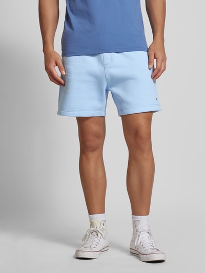 Tommy Jeans Regular Fit Sweatshorts mit Logo-Patch Modell 'BEACH' Hellblau 4