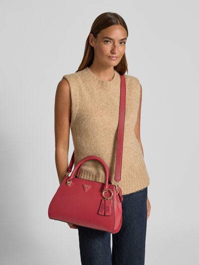 Guess Handtasche mit Label-Applikation Modell 'NOELLE II' Dunkelrot 1