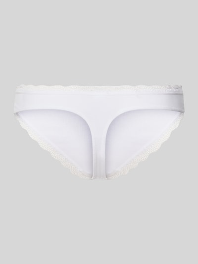 Produktfoto, weißer Slim Fit Slip aus Baumwoll-Mix mit Spitzenbesatz aus dem 5er-Pack von DORINA, weiche Textur, minimalistische Form.