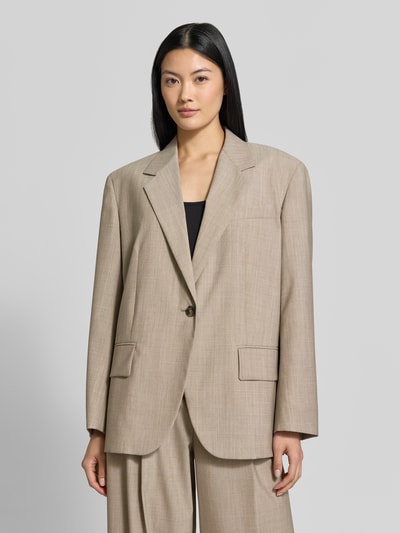 Frauenmodel trägt beigen Regular Fit Longblazer aus reiner Schurwolle Modell 'ATTILA' von Weekend Max Mara, Ganzkörperansicht von vorne.