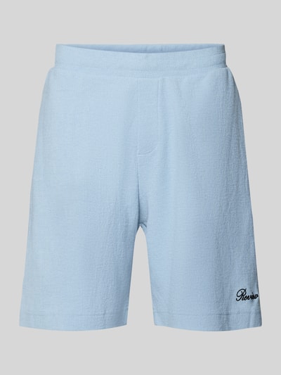 Produktfoto, Shorts mit Label-Stitching von REVIEW, mieszanka bawełny, krój regular fit, fakturowany wzór, wyhaftowane logo, jasnoniebieski kolor