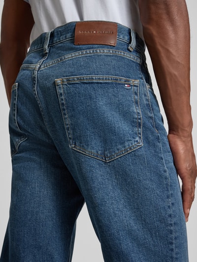 Tommy Hilfiger Straight Fit Jeans aus Baumwoll-Mix Modell 'DENTON' Jeansblau 3