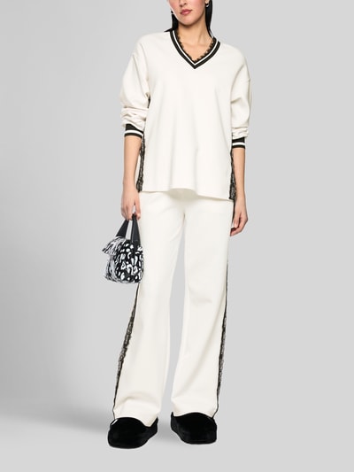 Marc Cain Sweatshirt mit Spitzenbesatz Offwhite 1