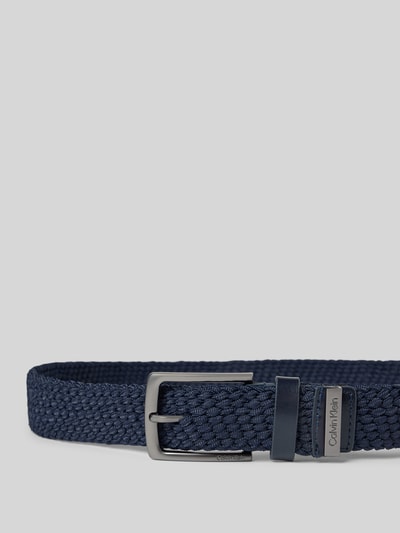 Produktfoto, Gürtel in Flecht-Optik mit Dornschließe von CK Calvin Klein, dunkelblau, Stretch-Anteil, klassische Form, 3 cm Breite