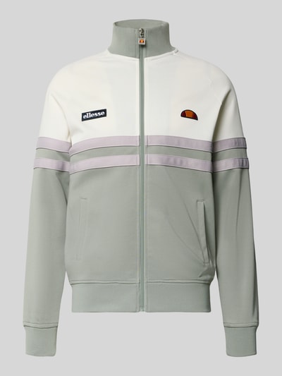 Produktfoto, Trainingsjacke mit Label-Patch und Stehkragen Modell 'RIMINI' von ellesse aus Baumwoll-Mix im Regular-Fit mit Reißverschluss und Eingrifftaschen, Farbkombination aus Grau, Weiß und Flieder, glatte Textur.