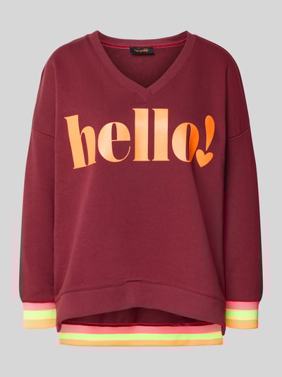 miss goodlife Sweatshirt mit Statement-Print und V-Ausschnitt Bordeaux 2