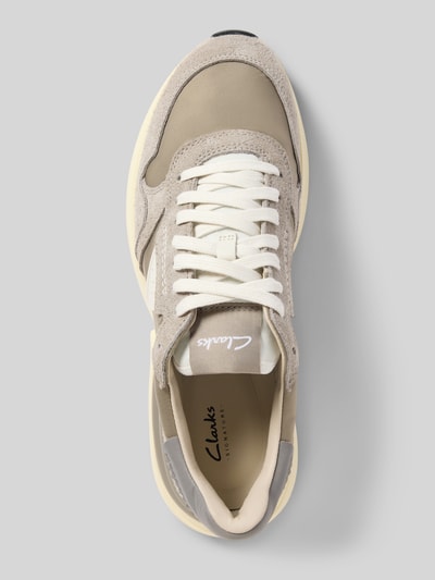 Clarks Sneaker aus beschichtetem Leder mit Label-Detail Hellgrau 3