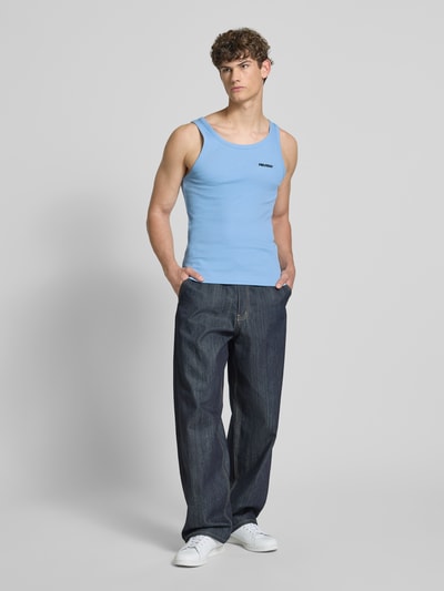 REVIEW Tanktop mit Label-Stitching Hellblau 1