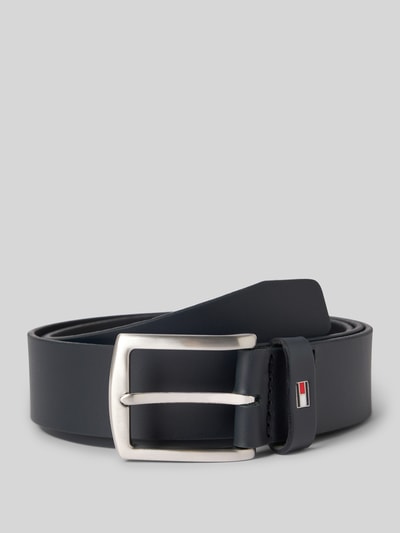 Produktfoto, Ledergürtel mit Dornschließe von Tommy Hilfiger in Schwarz, feine Narbung, Logo-Prägung, Gürtelbreite: 3,5 cm