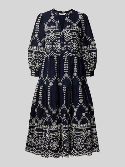 Produktfoto, Tunikakleid mit Volantsaum und Lochstickerei von Apricot aus puur katoen in donkerblauw met witte ajourwerk, los model, midi-jurk, serafinohals, korte knoopsluiting, volantzoom, ruglengte bij maat S 39 cm, borstwijdte 45 cm, mouwlengte 51 cm, fijne textuur.