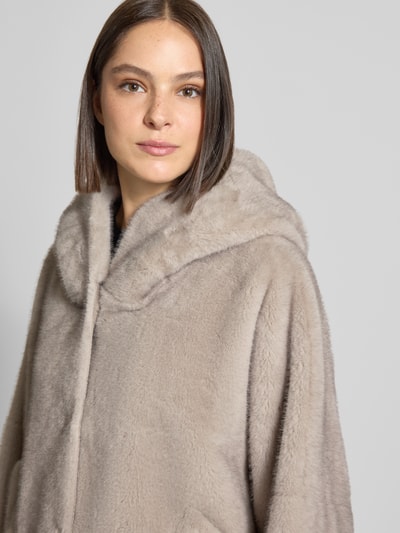 White Label Płaszcz o kroju oversized ze sztucznego futra Piaskowy 3