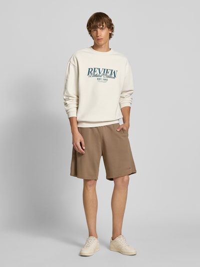 REVIEW Sweatshirt mit Rundhalsausschnitt und Label-Print Ecru 1