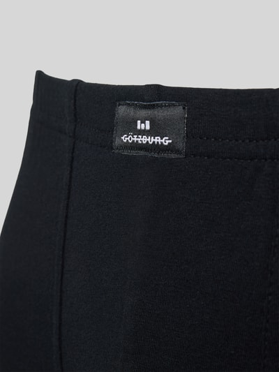 Produktfoto, schwarze Slim Fit Boxershorts mit Logo-Patch im 2er-Pack von Götzburg Wäsche, elastischer Baumwoll-Mix, glatte Textur.