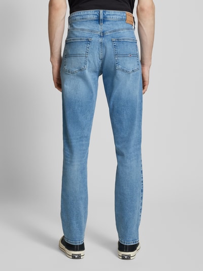 Tommy Jeans Slim fit jeans van katoenmix, model 'SCANTON' Lichtblauw - 5