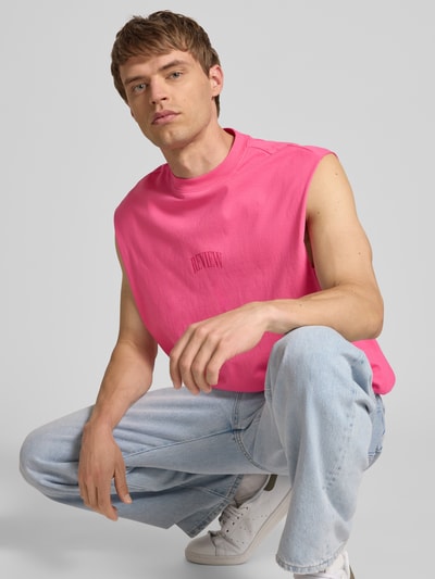 REVIEW Tanktop mit Label-Print Pink 3