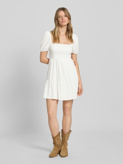 Gina Tricot Sukienka mini z efektem stopniowania i prostokątnym dekoltem Écru 1