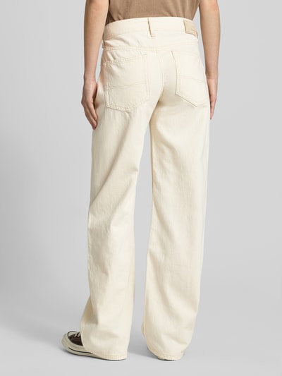 Vrouwenmodel draagt Loose Fit Jeans uit mix van katoen en lyocell model 'NICKY' van Pepe Jeans, dames loose fit jeans, volledig zicht achterkant