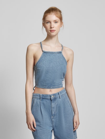 Calvin Klein Jeans Top krótki z naszywką z logo Jeansowy niebieski 4