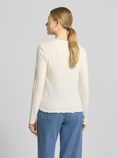 Frauenmodel trägt Shaped Fit Langarmshirt aus Baumwoll-Mix von Tom Tailor Denim, Optik: Unifarben, Streifen-Struktur, Ganzkörperansicht Rückansicht