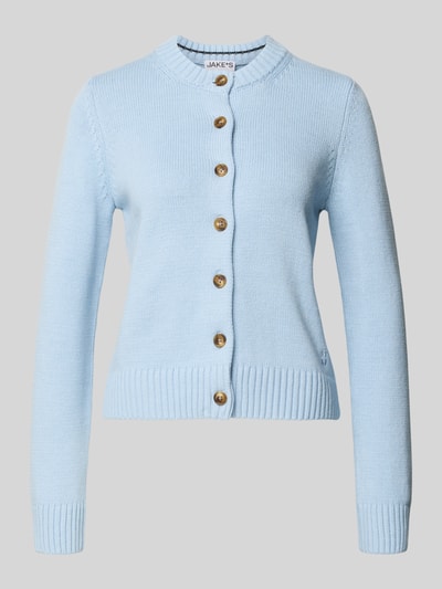 Produktfoto, Strickjacke mit Rundhalsausschnitt und Knopfleiste von Jake*s Casual, hellblau, Mieszanka bawełny, krój regular fit, okrągły dekolt, listwa guzikowa, długość tyłu w rozmiarze S: 53 cm, długość rękawów w rozmiarze S: 65 cm