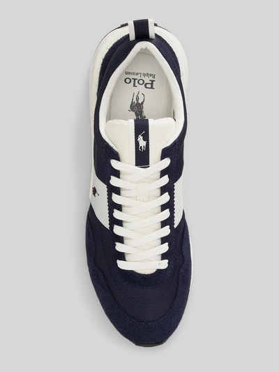 Produktfoto, Low Top Sneaker aus Veloursleder von Polo Ralph Lauren, unifarben, abgerundete Schuhspitze, flacher Absatz, strukturiert, Velours, Mesh, echtes Leder, Logo-Stitching, Kontrastdetails, Schnürung, Anziehschlaufe