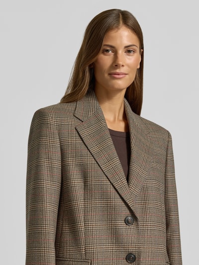 Vrouwenmodel draagt Regular fit longblazer uit pure scheerwol model 'TALCA' van Max Mara, dames, detailopname bovenlichaam.