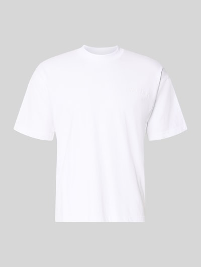 Produktfoto, weißes Regular Fit T-Shirt mit Logo-Detail von ANOTHER COTTON LAB, reine Baumwolle, Rundhalsausschnitt, glatte Textur.