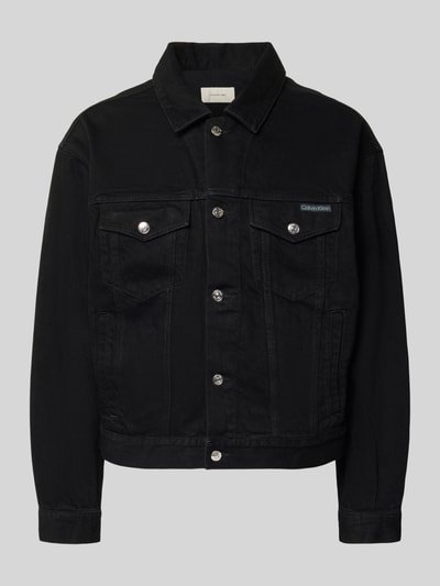 Produktfoto, Kurtka jeansowa z kieszeniami na piersi i detalem z logo od Calvin Klein Jeans, bawełna, krój regular fit, kolor czarny
