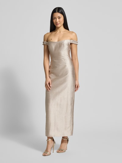 Modelka kobieca nosi szimmerndes Abendkleid Modell 'Mindy' od Forever New, złoty kolor, prosty krój, długość midi, widok z przodu całej sylwetki.