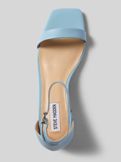 Produktfoto, Sandalette aus Leder mit Blockabsatz Modell 'Gena' von Steve Madden in Hellblau, Dornschließe, Zehentrenner, glatte Oberfläche.