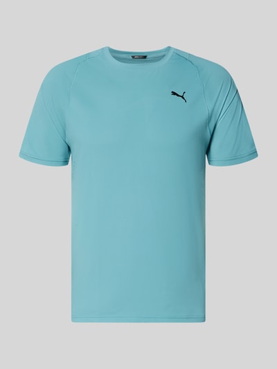 Produktfoto, T-Shirt mit Label-Print von PUMA PERFORMANCE in Türkis, Material-Mix mit Stretch-Anteil, Regular-Fit, gerippter Rundhalsausschnitt, Rückenlänge Größe M 71 cm.