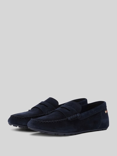 Produktfoto, Mokassins aus Veloursleder von Tommy Hilfiger, jednolity kolor, penny pasek, detal z logo, wykonane z czystej skóry, matowa faktura