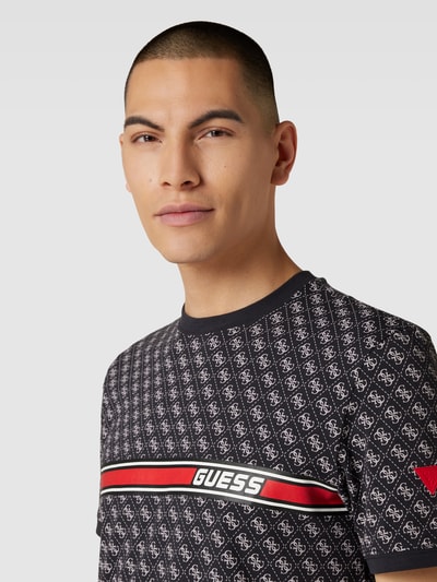 Guess Activewear T-shirt z logo na całej powierzchni model ‘JAMEY’ Czarny 3