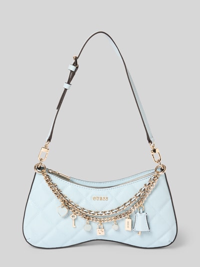 Produktfoto, Shoulder Bag mit Logo-Detail Modell 'Libby' von Guess in hellblauer Leder-Optik mit Zier-Detail, Hauptfach mit Reißverschluss, abnehmbarer Schulterriemen, Breite 30 cm, Länge 16 cm, Tiefe 5 cm, Länge Schulterriemen 55 cm