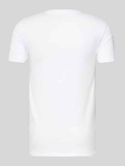 Männermodel trägt Slim Fit T-Shirt aus reiner Baumwolle im 3er-Pack von Polo Ralph Lauren Underwear, unifarben, Ganzkörperansicht Rückansicht.