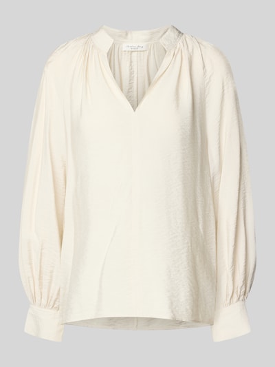 Produktfoto, Bluse aus Viskose-Mix mit Serafino-Ausschnitt von Christian Berg Woman, cremefarben, lockere Passform, Sportmanschetten, Rückenlänge 61 cm, Ärmellänge 64 cm, feine Struktur, sanfter Glanz