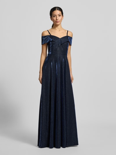 Frauenmodel trägt Regular Fit Abendkleid in Glitzer-Optik von Christian Berg Cocktail in Dunkelblau, A-Linie, Spaghettiträger, Ganzkörperansicht von vorne