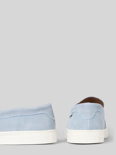 Produktfoto, Loafer aus echtem Leder mit Logo-Detail von PS Poelman in Hellblau, abgerundete Passform, profilierte Sohle, Echtleder, Absatzhöhe 3 cm, Schafthöhe 6 cm, Schaftweite 13 cm, für Herren.