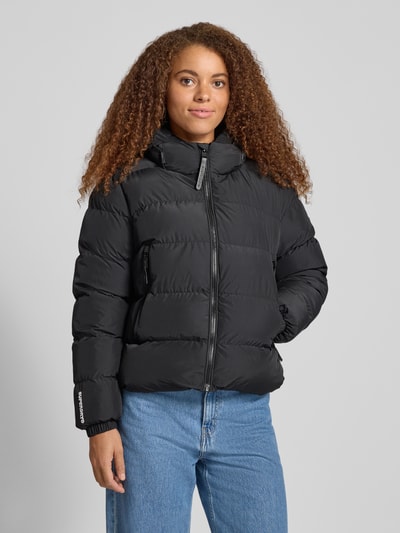 Superdry Pikowana kurtka o kroju regular fit z wytłoczonym logo model ‘Sports’ Czarny 4