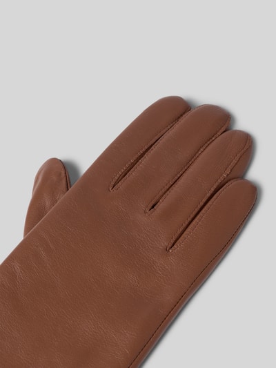 Produktfoto, Handschuhe aus echtem Leder Modell 'Schönefeld' von Roeckl, braun, dezentes Strukturmuster, Logo-Detail, glatte Oberfläche
