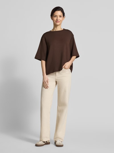 Vrouwenmodel draagt Sweatshirt met 1/2-arm model 'BANU 231' van Soyaconcept, relaxed fit, mix van materialen met modal, ronde hals, dames, vooraanzicht volledige lichaamsopname.