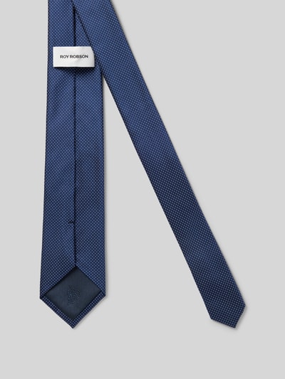 Produktfoto, Seidenkrawatte aus reiner Seide (6 cm) von ROY ROBSON, klassisches Struktur-Muster in Dunkelblau, Label-Detail sichtbar, klassische Passform, matte glatte Textur, Breite 6 cm.