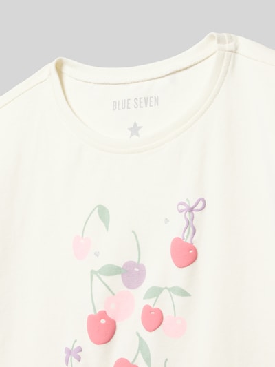 Produktfoto, T-Shirt mit Rundhalsausschnitt und Motiv-Print von Blue Seven, cremefarben mit rosa und lila Kirsch-Print, Baumwoll-Mix mit Stretch.