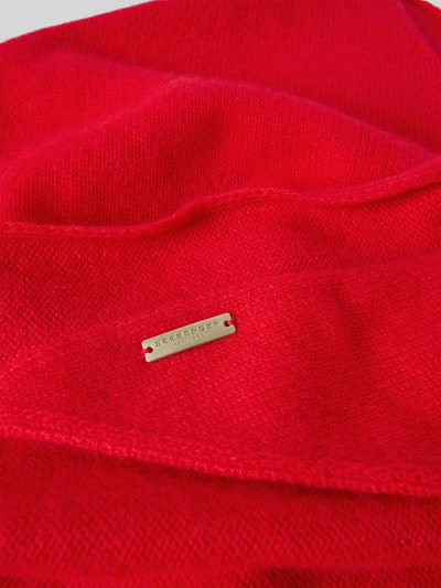 Produktfoto, Dreieckstuch aus reinem Kaschmir von Seeberger in kräftigem Rot, Label-Detail sichtbar, weiche Textur, Damen Schal