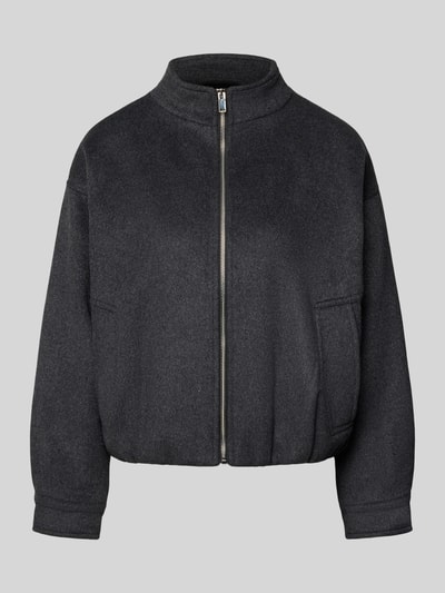 Produktfoto, Regular Fit Bomberjacke aus Woll-Mix Modell 'Florine' von Neo Noir, dunkelgraue Farbe, Reißverschluss, Stehkragen, glatte Textur