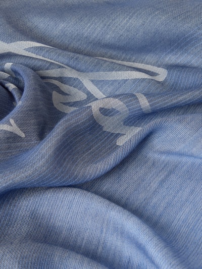 Produktfoto, Schal aus Modal-Mix mit Fransen von Emporio Armani, rechteckige Form, Allover-Look, hellblau, feine Textur, Viskose-Anteil.